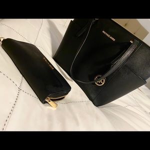 Michael Kors (M) tote bag/wallet sold separately